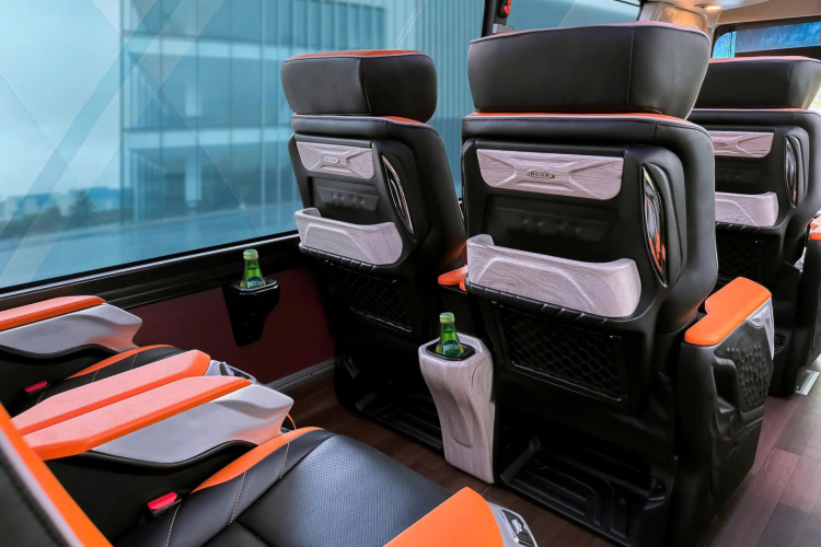 Thuê xe Limousine 19 ghế VIP