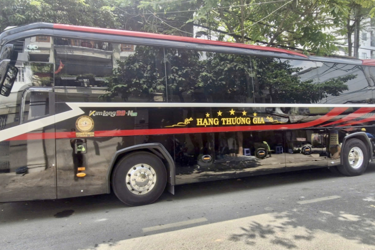 Thuê xe Limousine 28 GHẾ VIP