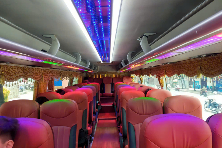 Thuê xe ghế ngồi 47 chỗ